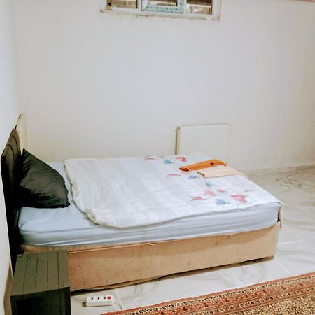 Ahmet Teacher Hotel, 5 Minutes From The Airport Arnavutkoy エクステリア 写真