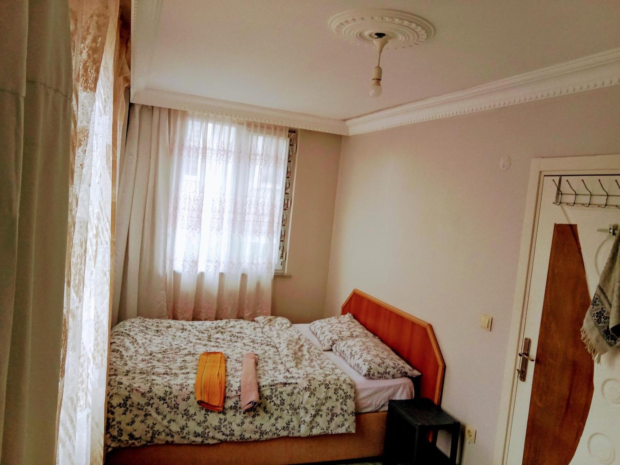 Ahmet Teacher Hotel, 5 Minutes From The Airport Arnavutkoy エクステリア 写真
