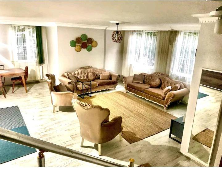 Ahmet Teacher Hotel, 5 Minutes From The Airport Arnavutkoy エクステリア 写真