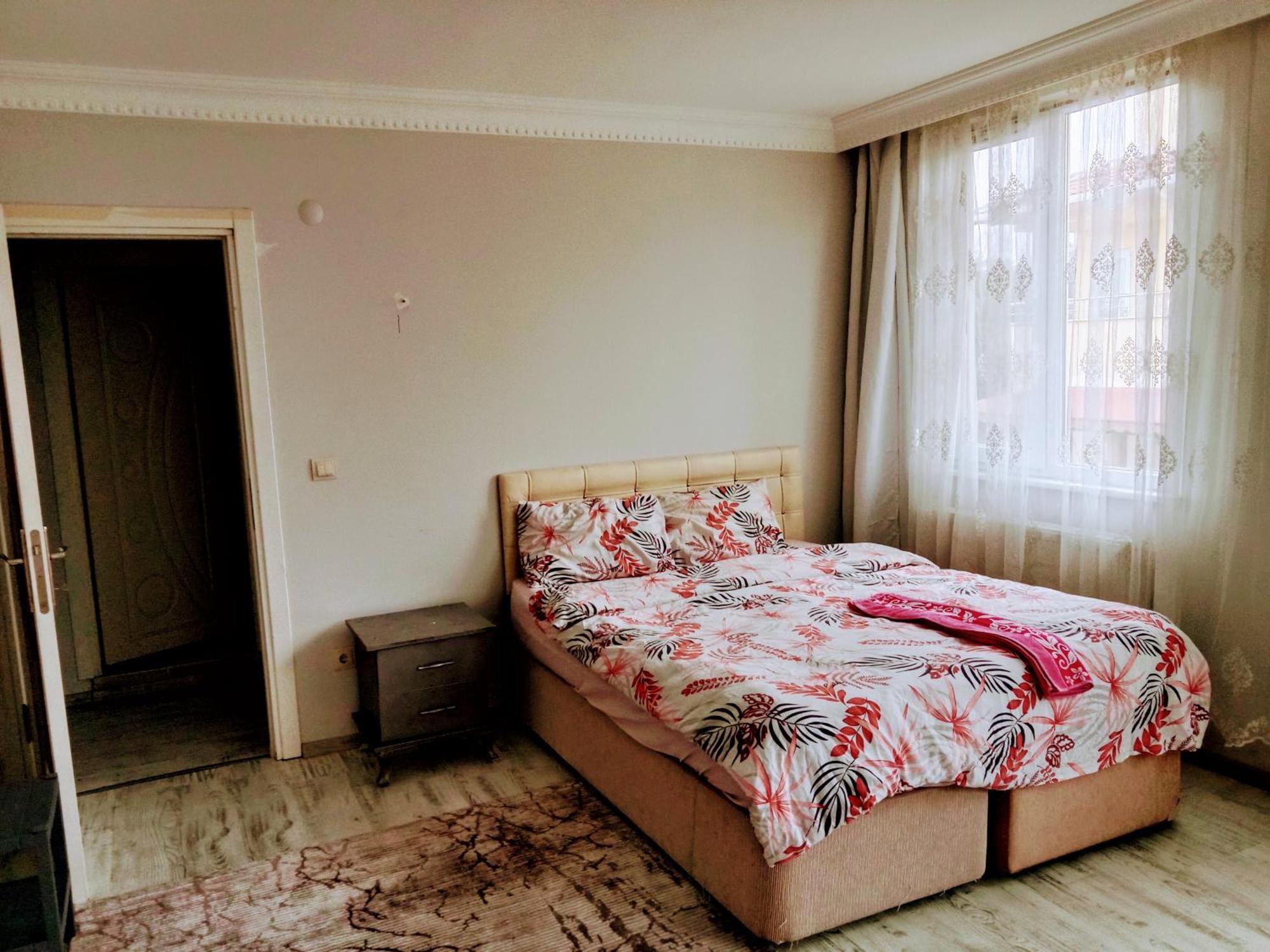 Ahmet Teacher Hotel, 5 Minutes From The Airport Arnavutkoy エクステリア 写真
