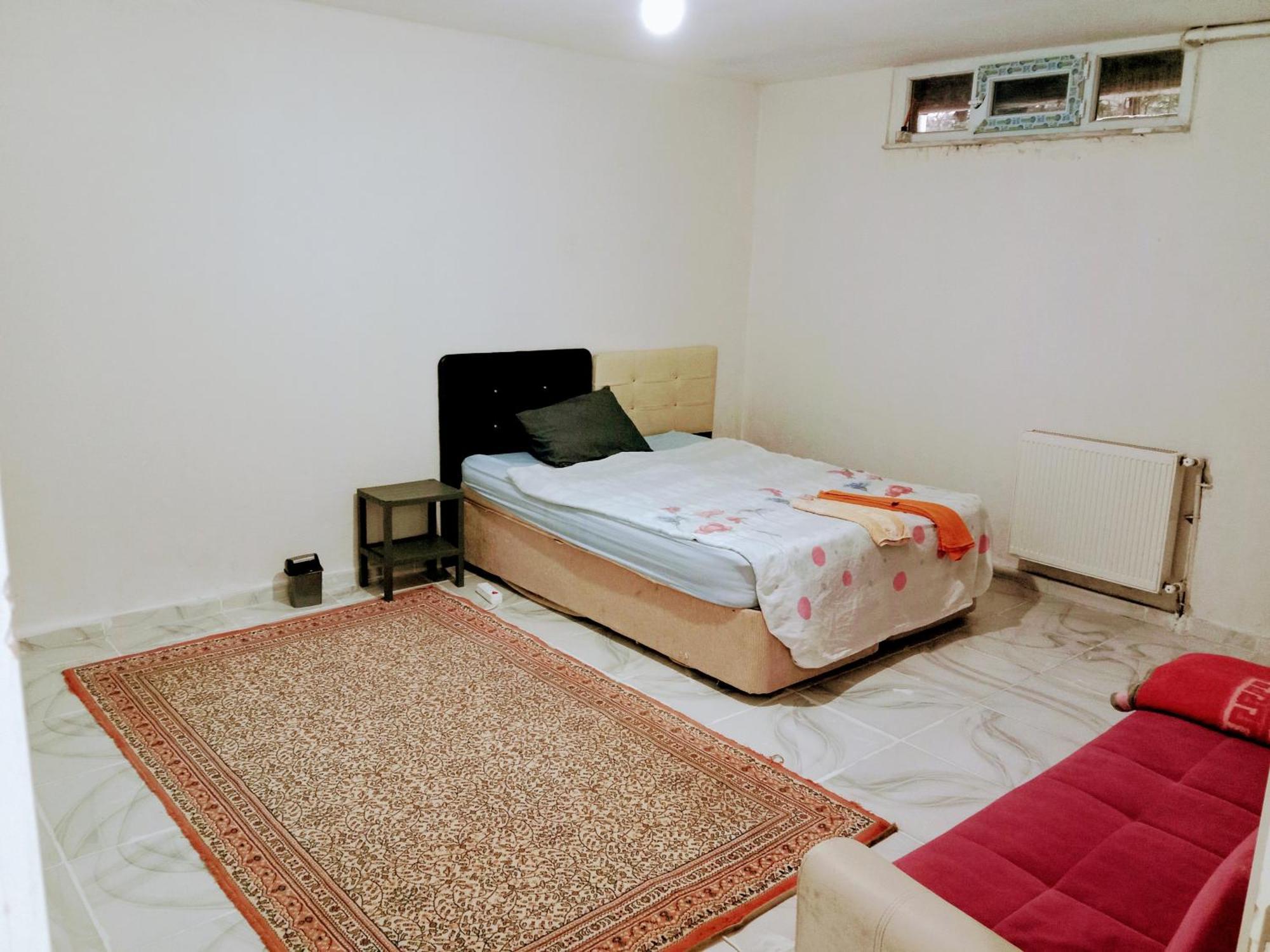 Ahmet Teacher Hotel, 5 Minutes From The Airport Arnavutkoy エクステリア 写真