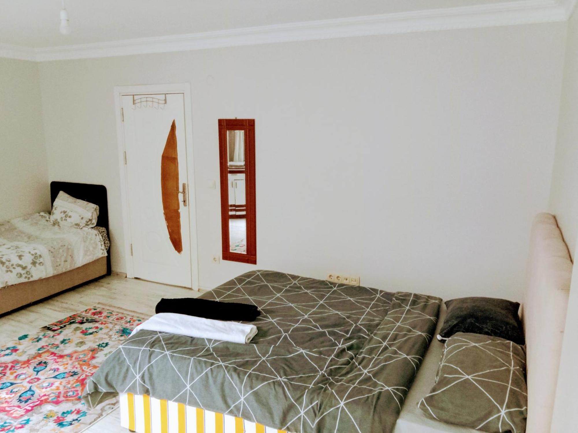 Ahmet Teacher Hotel, 5 Minutes From The Airport Arnavutkoy エクステリア 写真